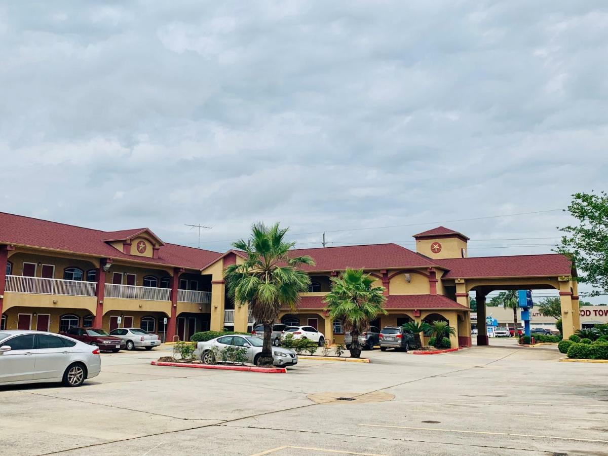 Camelot Inn & Suites Houston Exterior photo